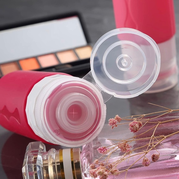 Travel Essential Bundle - Picture 7 of 14